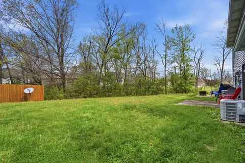 Exterior - 305 E Liberty Ln #A&B, Ashland, MO 65010 photo 4 of 8