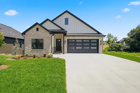 5212 Whisper Dr, Columbia, MO 65203
