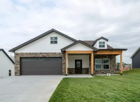 779 Vine Dr, Holts Summit, MO 65043