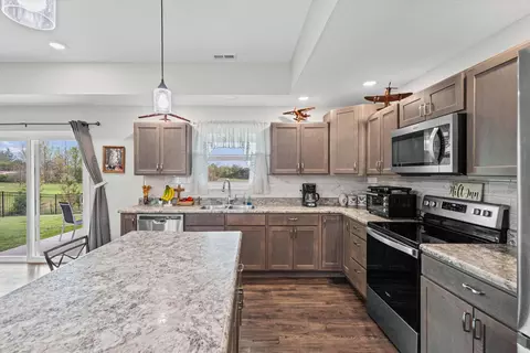 Kitchen - 5200 Democracy Dr, Ashland, MO 65010 photo 1 of 5
