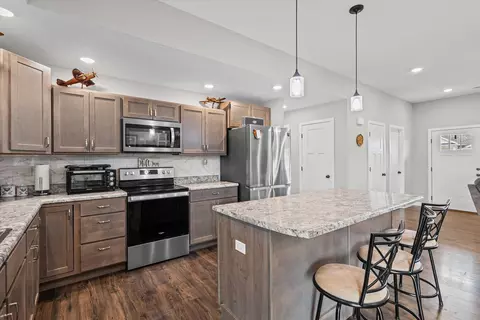 Kitchen - 5200 Democracy Dr, Ashland, MO 65010 photo 2 of 5