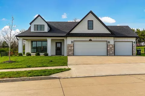 4611 Stone Mountain Pkwy, Columbia, MO 65201