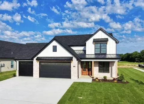 5201 Stormy Dr, Columbia, MO 65203