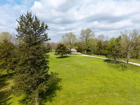 801 S Johnmeyer Ln, Columbia, MO 65203