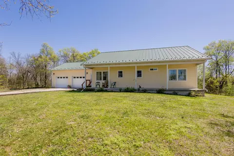 2796 County Road 2580, Higbee, MO 65257