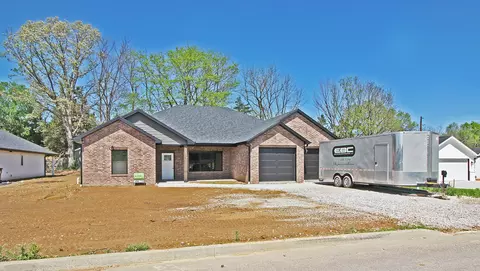 4806 Nolan Ln, Jefferson City, MO 65109