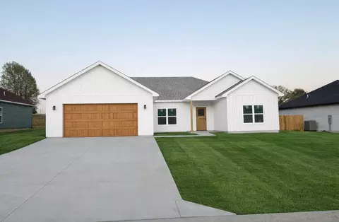 10878 Country Aire Meadows Ct, Holts Summit, MO 65043