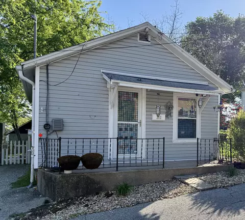 202 W Hess Way, Jefferson City, MO 65101