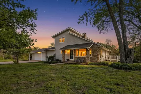 4803 W East Ridge Rd, Columbia, MO 65202