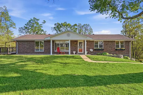 4725 Sharon Dr, Jefferson City, MO 65109