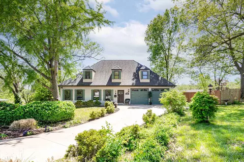 1310 W Broadway, Columbia, MO 65203