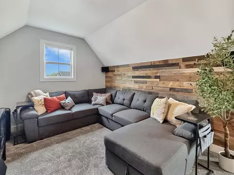 Living - 15075 Everglades Dr, Ashland, MO 65010 photo 6 of 7
