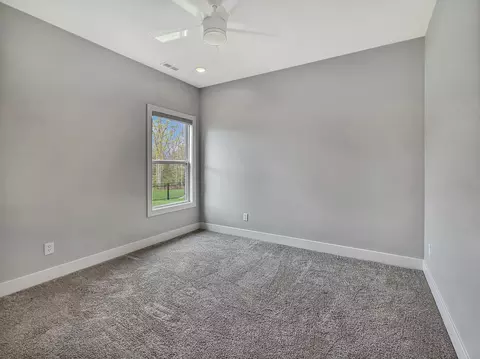 Bedroom - 15075 Everglades Dr, Ashland, MO 65010 photo 4 of 8