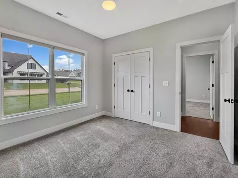 Bedroom - 15075 Everglades Dr, Ashland, MO 65010 photo 5 of 8