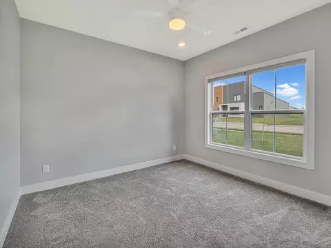 Bedroom - 15075 Everglades Dr, Ashland, MO 65010 photo 6 of 8