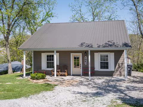 2463 Private Road 1336, Moberly, MO 65270