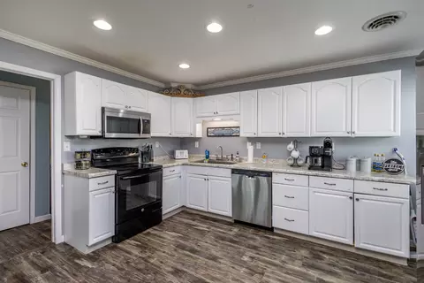 Kitchen - 222 S Denton St, Centralia, MO 65240 photo 2 of 4