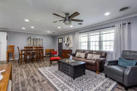 Living - 222 S Denton St, Centralia, MO 65240 photo 3 of 3