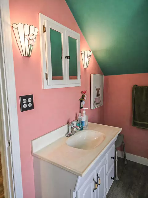 Bath - 207 Jefferson St, Fulton, MO 65251 photo 3 of 3