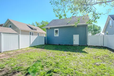 Exterior - 207 Jefferson St, Fulton, MO 65251 photo 4 of 7