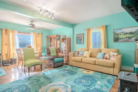 Living - 207 Jefferson St, Fulton, MO 65251 photo 2 of 2