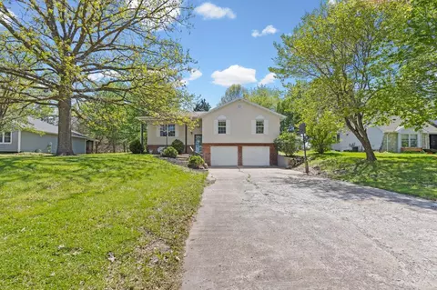 94 S Larand Dr, Holts Summit, MO 65043