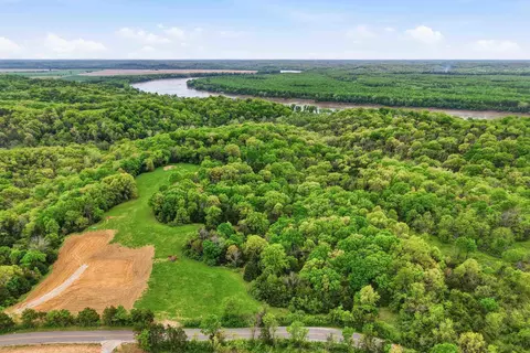 3 East Cedar Tree Lane, Hartsburg, MO 65039