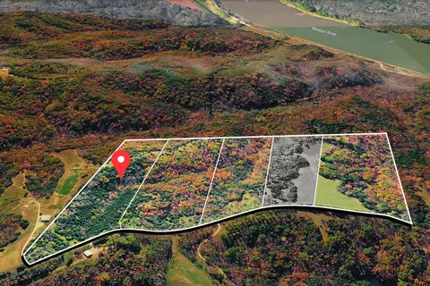 5 East Cedar Tree Lane, Hartsburg, MO 65039