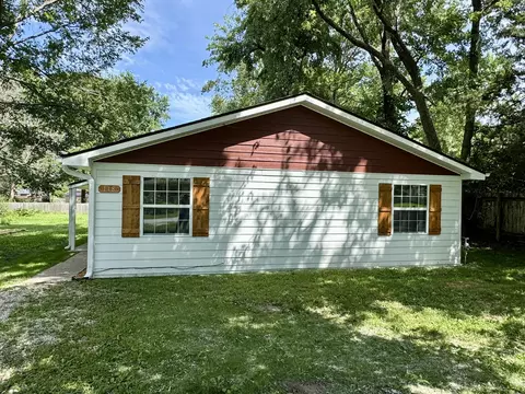 118 Wesley Ave, Hallsville, MO 65255