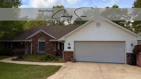 2013 Martinshire Dr, Columbia, MO 65203