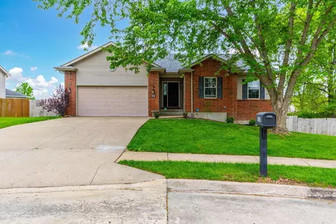 2520 E Dancing Willow Dr, Columbia, MO 65202