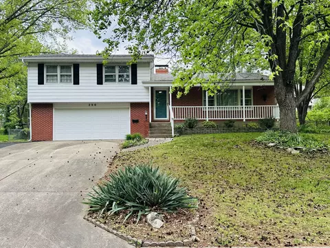 200 Rockingham Dr, Columbia, MO 65203