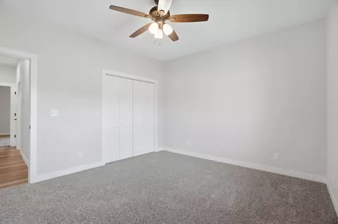 Bedroom - 951 Cochise Dr, Holts Summit, MO 65043 photo 4 of 6