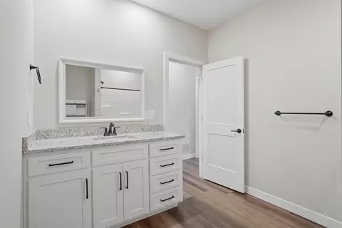 Bath - 951 Cochise Dr, Holts Summit, MO 65043 photo 3 of 3
