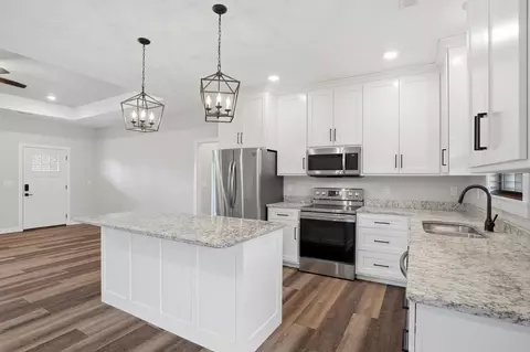 Kitchen - 951 Cochise Dr, Holts Summit, MO 65043 photo 2 of 3