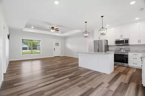 Living - 951 Cochise Dr, Holts Summit, MO 65043 photo 6 of 6