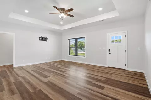 Living - 951 Cochise Dr, Holts Summit, MO 65043 photo 4 of 6