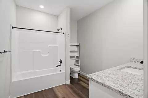 Bath - 951 Cochise Dr, Holts Summit, MO 65043 photo 2 of 3