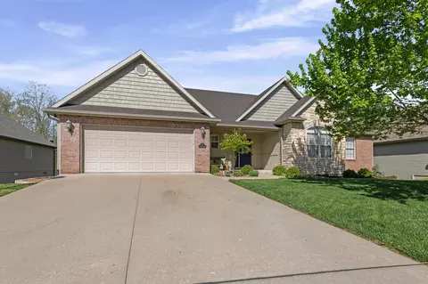 17 Bogie Hills Dr, Columbia, MO 65201
