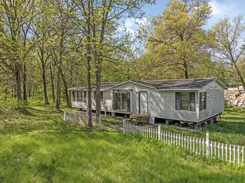 7304 N Wagon Trail Rd, Columbia, MO 65202