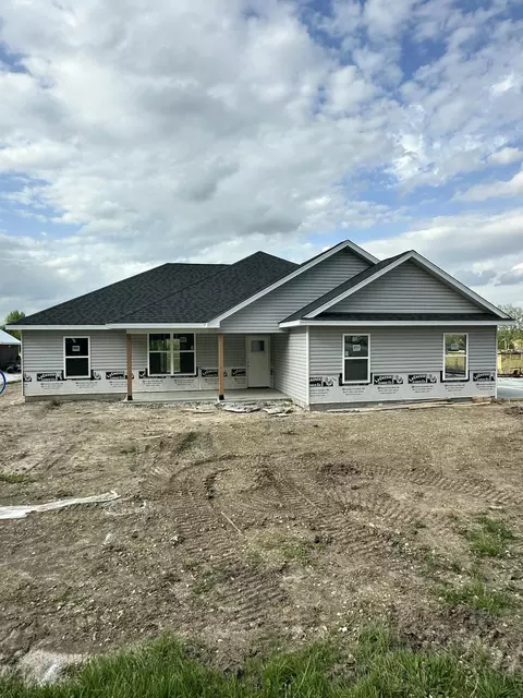 701 N Neo St, Sturgeon, MO 65284