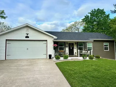 2131 S Alamos Pl, Columbia, MO 65201