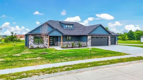 407 W Jaxon St, Sturgeon, MO 65284