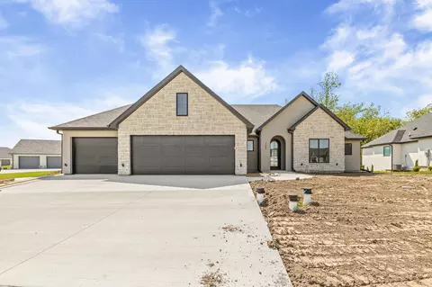 105 Cruden Bay Dr, Columbia, MO 65201