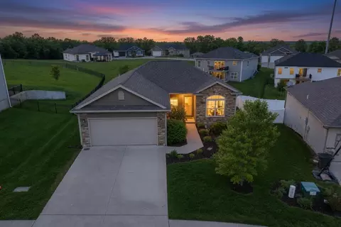 4275 W Posey Ln, Columbia, MO 65203