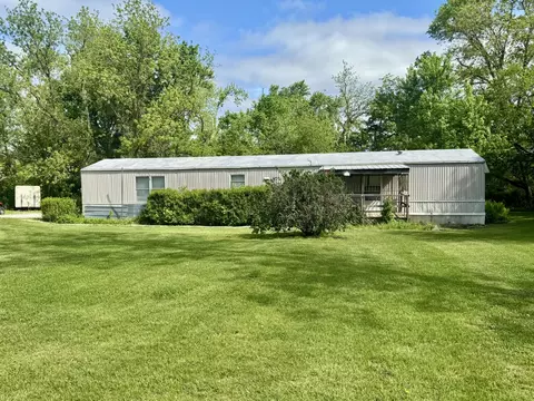 Exterior - 100 Burton St, Higbee, MO 65257 photo 2 of 3