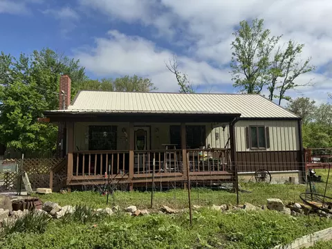 100 Burton St, Higbee, MO 65257