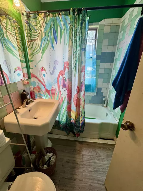 Bath - 100 Burton St, Higbee, MO 65257 photo 2 of 5