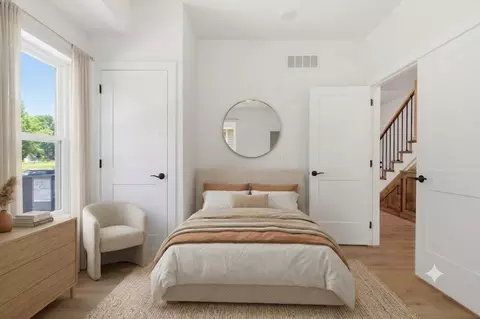 Bedroom - 211 Brinkerhoff St, Moberly, MO 65270 photo 3 of 6
