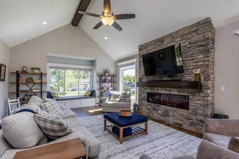 4726 Stone Mountain Pkwy, Columbia, MO 65201